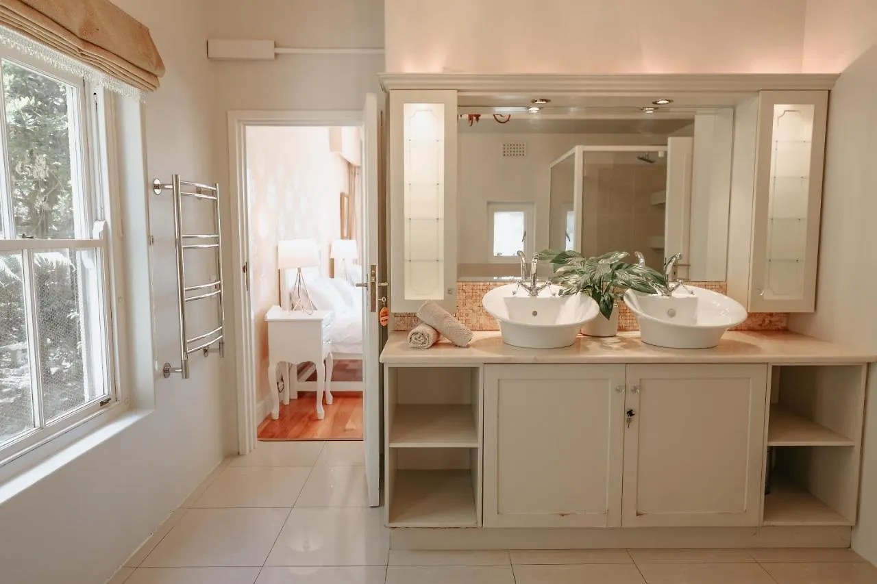 Strawberry Manor At In The Vine Hotel Helderberg